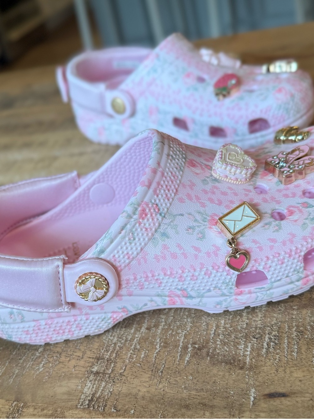 LoveShackFancy Crocs size 6 - Picture 2 of 8